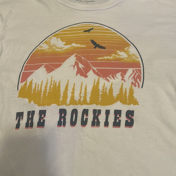 “The Rockies” cropped top - Picture 2 of 3
